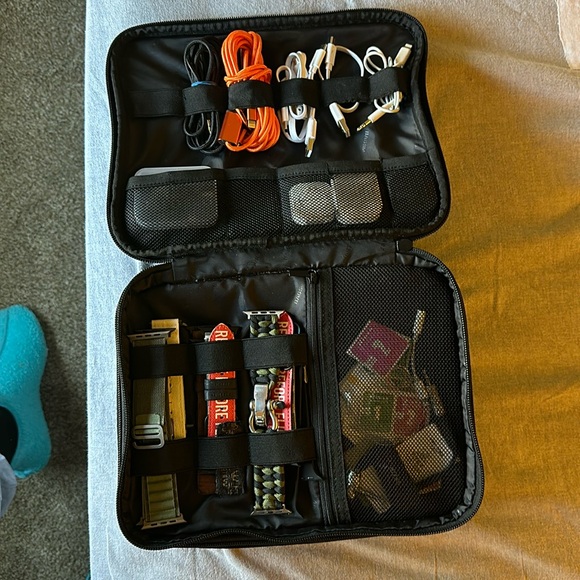 Bagsmart electronics bag. Bag. - Picture 4 of 8